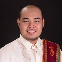 Ed Caseres's Instagram, Twitter & Facebook