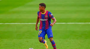 „кралскиот клуб потпиша со фудбалерот договор за шест сезони, до 30 јуни 2027 година. Eduardo Kamavinga Betsafepribaltika