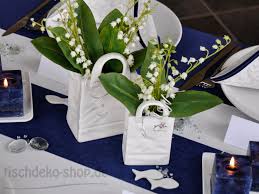 Tischdekoration Dunkelblau Mit Weissen Taschen Vasen Tischdekoration Dekoration Tischdeko Kommunion