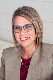 Kimberly Menard's Instagram, Twitter & Facebook