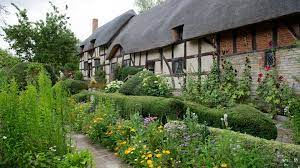 A guide at anne hathaway's cottage and gardens talks about the relationship between young shakespeare and his wife anne. Anne Hathaway S Cottage