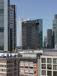 Deutsche bank ag (secara harafiah berarti bank jerman; High Rise Deutsche Bank Skyline Atlas
