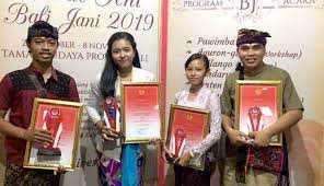 Bayar kuliah stkip pgri situbondo secara online hanya di tokopedia! Nusabali Com Siswa Sma Pgri Amlapura Penulis Cerpen Terbaik Bali Jani