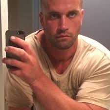 Robert Tussey (@hookinmyjaw)