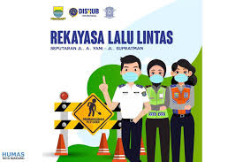 / kebijakan itu diterapkan oleh kepala dishub dki jakarta syafrin liputo kepada seluruh jajaran asn syafrin mengatakan kebijakan yang diterapkan kepada 5.114 pegawai dishub dki secara bertahan akan diberlakukan ke semua asn di jakarta. Dishub Kota Bandung Laksanakan Rekayasa Lalu Lintas Di Kawasan Fly Over Jakarta Supratman Prabu News