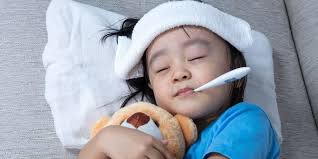 Tubuh anak disebut mengalami demam yaitu ketika suhunya meningkat hingga lebih dari 37,5 derajat celsius. 7 Penyakit Penyebab Demam Pada Anak Kapan Harus Khawatir