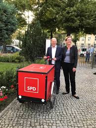 Olaf scholz von der spd und annalena . Olaf Scholz Volles Haus In Potsdam Bei Der Facebook