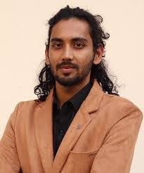 Vijay Rawal's Instagram, Twitter & Facebook