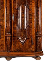 He put the clean plates back in the cupboard. Prachtiger Barock Schrank Hampel Kunstauktionen