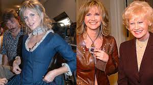 Media obiegła właśnie informacja, że pożegnali bliskiego członka rodziny. Grazyna Torbicka Konczy 60 Lat Gwiazda Uchodzi Dzis Za Ikone Stylu Ale Nie Wszystkie Jej Kreacje Byly Trafione Zobaczcie Jak Sie Zmieniala