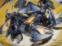 Moules De Bouchot Et Leur Sauce Au Comte Pour 4 Personnes Recettes Elle A Table Recette Recette Moules Recettes De Cuisine Moules