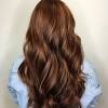 Braunes haar mit blonden highlights. 1