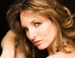 Holly Black Projects :: Photos, videos, logos, illustrations and branding  :: Behance