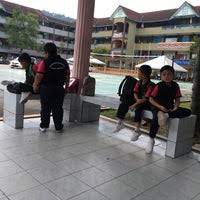 Bandar tasik selatan koterminlar bilan ajralib turadi bandar tasik selatan temir yo'l stantsiyasi, bu temir yo'l almashinuvi shaharlararo, ktm komuter, lrt va klia transit (aeroport ekspressi) ushbu stantsiyaga xizmat ko'rsatuvchi xizmatlar. Sekolah Kebangsaan Bandar Tasik Selatan Kuala Lumpur Federal Territory Of Kuala Lum