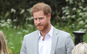 Prinz philip wird von den briten gerade wegen seines dickkopfes und seiner kauzigkeit geliebt. Prinz Harry So Geht Er Mit Dem Verlust Seiner Mutter Diana Um