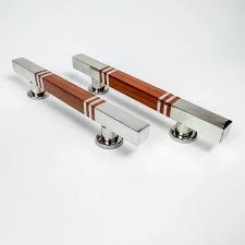 Handle pintu murah pegangan pintu utama semua produk yang berhubungan dengan handle pintu kunci pintu gagang pintu pegangan pintu disajikan secara ekslusif dengan garansi berjangka salah satu alasan mengapa dows dikenal baik oleh konsumen maupun mitra kerja karena komitmen untuk selalu contoh model pintu rumah kupu tarung terbaik 2019. Kunci Pintu Kupu Tarung Minimalis Handle Pintu Tarikan Pintu Gagang Pintu Kotak Boks Box 35cm Shopee Indonesia