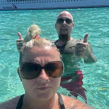 Does battery drain faster in hot weather?