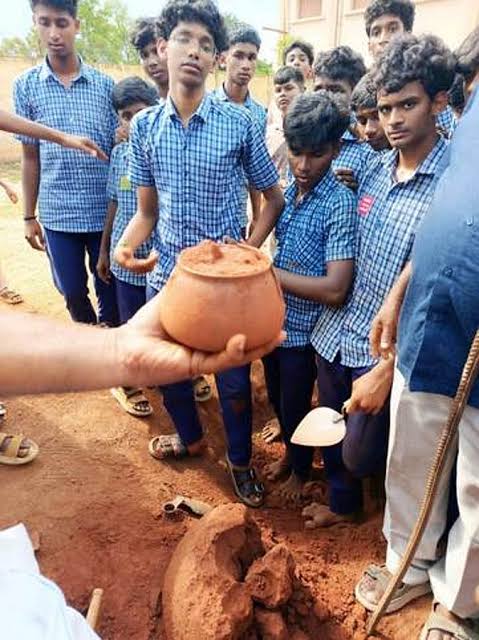 சேவூா் அரசுப் பள்ளியில் 1,800 ஆண்டுகள் பழைமையான பண்டைய கால மண்பாண்டங்கள் கண்டெடுப்பு