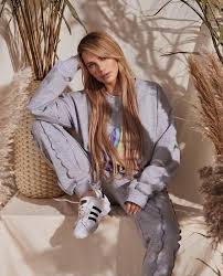 Karolina kozak tm + © 2021 vimeo, inc. Sernik Od Dawida Podsiadlo Bluza Od Maffashion Czy Porzadki W Szafie Z Jessika Mercedes Czyli Co Mozna Wylicytowac Na Aukcjach Wosp 2021 Glamour Pl