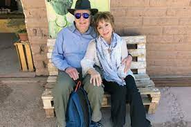 See more of isabel allende on facebook. Caras Portada Isabel Allende Y Roger Cukras Me Siento Facebook