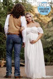 Gabby Barrett And Cade Foehner Very Excited To Be Expecting A Daughter Two Gabbys American Idol Cade Cole And Savannah