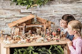 Interessant ist die berechnung der zeit wann jesus christus geboren wurde auch, weil die tatsache berücksichtigt wird, dass unserer zeitrechnung kein jahr null kennt. Jesus Geburt Wann Wo Wurde Jesus Geboren Alle Wichtigen Infos