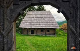 În timpul nopții temperatura aerului scade la +11.+12°. 4 Zile In Maramures Despre Oameni Si Locuri