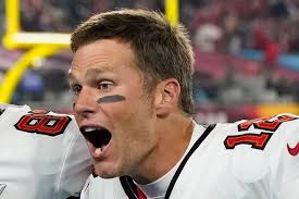 Nfl Tom Brady In The Cold Fan's Hilarious Act As Tom Brady Quietly Arrives  In Australia