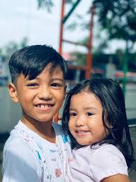 Melissa Lego's Instagram, Twitter & Facebook