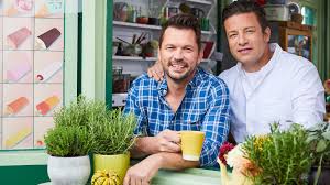 Jamie Oliver And Jimmy Doherty Make Top Weekend Feasts At Their End Of The Pier Caff Friday Night Feast Jamie Oliver Jamie
