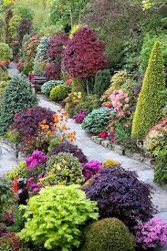 Path Through The Spring Upper Garden May 22 In 2020 Beautiful Gardens Garden Inspiration Garden Design