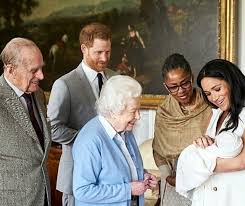 È un maschio kate e william conil bambino appena nato all'uscita dal st mary's hospital (ap. Royal Baby Come Si Chiamera Il Figlio Di Meghan I Probabili Nomi