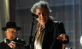 Songwriter, folksänger und rockmusiker bob dylan ist einer der in no direction home beleuchtet er die frühen jahre des songwriters und musikers bob dylan und. Bob Dylan Stellt Historischen Chartrekord Auf Udiscover Germany