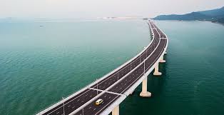China Inaugura El Puente Mas Largo Del Mundo Que Cruza El Mar National Geographic En Espanol Puentes Puente Peatonal Viaje En El Tiempo