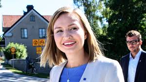 Partiledare för kristdemokraterna, mamma till birger 6 och elise 4, matte till boxern bella och katten cattis. Ebba Busch Thors Tal I Almedalen