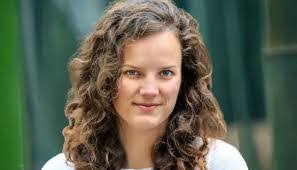 Justine Reeves's Instagram, Twitter & Facebook