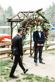 How To Have A Stylish Halloween Wedding Halloween Themed Wedding Halloween Wedding Dresses Horror Wedding