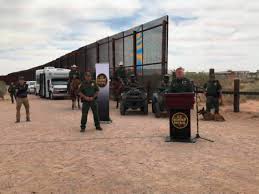 Estados unidos mostró un buen momento en ataque y fue memo ochoa, el portero de la selección mexicana quien salvó que la oncena en una jugada de méxico se registró una mano estadounidense dentro del área que el silbante cantó como penalti y con eso regresó la esperanza a. Mimorelia Anuncian Inicio De Muro Fronterizo En Nuevo Mexico Fotos