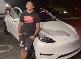 Elon musk car elon musk tesla tesla ceo tesla spacex paris climate change donald trump muslim ban social media messages. Tesla S Elon Musk Comes Through For Ufc S Beneil Dariush