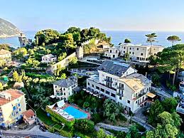 It's also located in one of the oldest buildings in town, dating back 400 years. Top 5 Hotels With Gym And Fitness Center In Cinque Terre