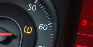 striveme إليك أهم العلامات التحذيرية في السيارة