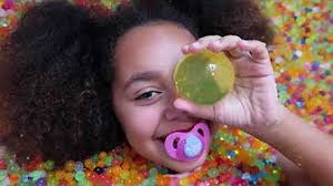 Tiana bad baby sitter crying stop mommy quiet bathtub bubble pizza. Bad Baby Tiana From Toys And Me Youtube