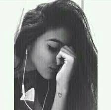 في وطني طاآلت المسرحي ة وم اات المشاه دون ولم ينت هي العرض بعد selfie photography model poses photography photography poses women