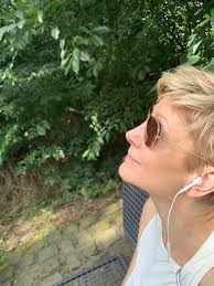 Sandra Kubik ♾️ Mamas • Beauty • Business (@sandi_befresh) • Threads, Say  more