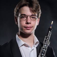 Wir freuen uns sehr, dass János Wollenweber und Balder Dendievel aus der  Oboenklasse von Prof. Dominik Wollenweber demnächst ihre Probezeit in  renommierten Sinfonieorchestern antreten werden: Balder Dendievel wird  Solo-Oboist in der Südniederländischen
