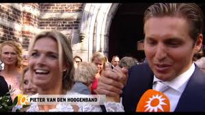 Jun 17, 2021 · waar kjaer zich ook als mens onderscheidde, door met zijn sterke armen troost te bieden aan de vrouw van eriksen, stroopte hij nu de mouwen op voor een sportief eerbetoon aan zijn ploeggenoot. Pieter Van Den Hoogenband Getrouwd Met Marie Jose Crooijmans Youtube
