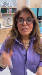 Show's starting soon... Tune in for FINDS, GIVEAWAYS, DEALS & A SPECIAL  GUEST! -> hungry-girl.com/amazonlive