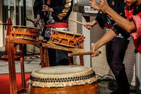 Sedangkan, untuk hasil nada yang dikeluarkan yaitu perkusi. Mengenal Alat Musik Jepang Tradisional Tetap Eksis Di Tengah Perkembangan Budaya Modern Wexpats Guide