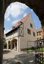 Having risen from the peasantry, his father was determined to see his son ascend to civil service and bring further honor to the family. Wo Martin Luther Lebte Und Wirkte Evangelisch De