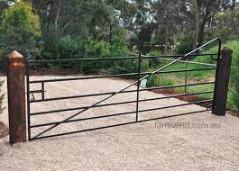 So, what are some driveway entrance ideas that you can use to make your entrance inviting? Heritage Style Country Gates Farmweld